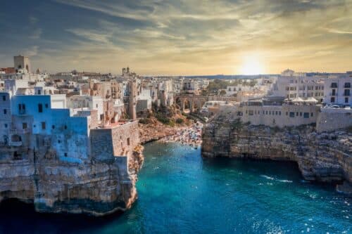 vista-panoramica-aerea-a-polignano-a-mare-provincia-di-bari-puglia-puglia-italia-meridionale